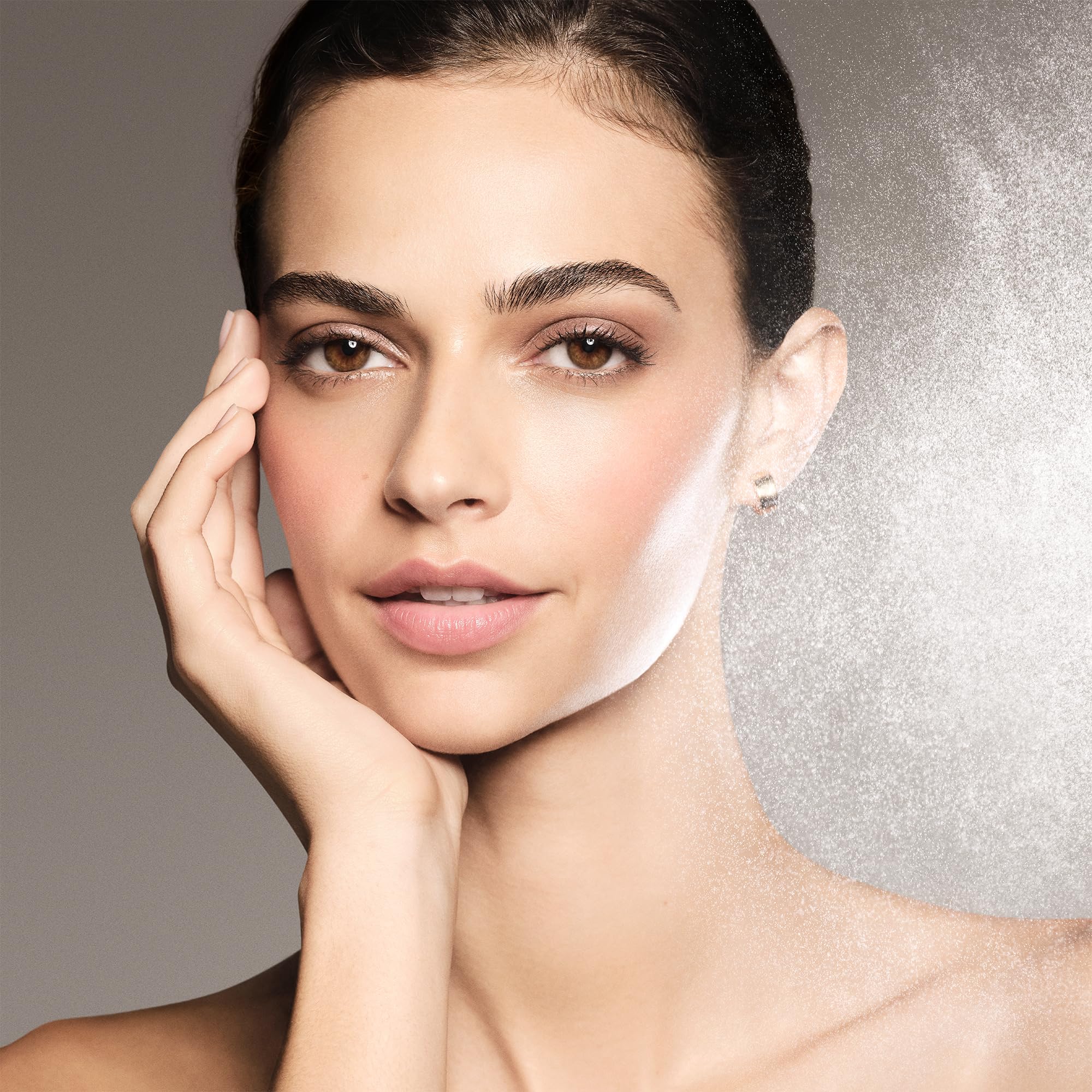 Laura Mercier Translucent Pure Setting Spray, 16HR Long Lasting Wear, Hydrating, Skin-Comforting Formula, Weightless Feel, Invisible Finish, All Day Oil Breakthrough Control