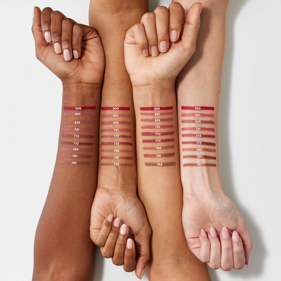 L'Oreal Paris Colour Riche Lip Liner Pencil, Creamy Lip Liner with Omega 3 and Vitamin E, 780 Au Naturale (Soft Neutral Beige)