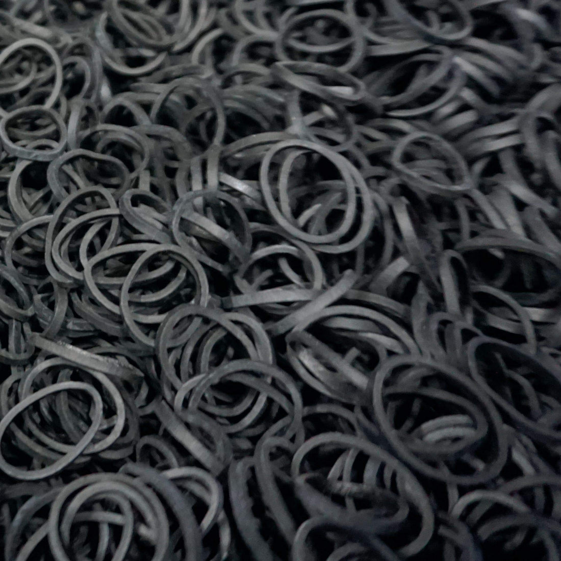 1000 Count Rubber Bands in Re-closable Container for Ponytails and Braids (Black)