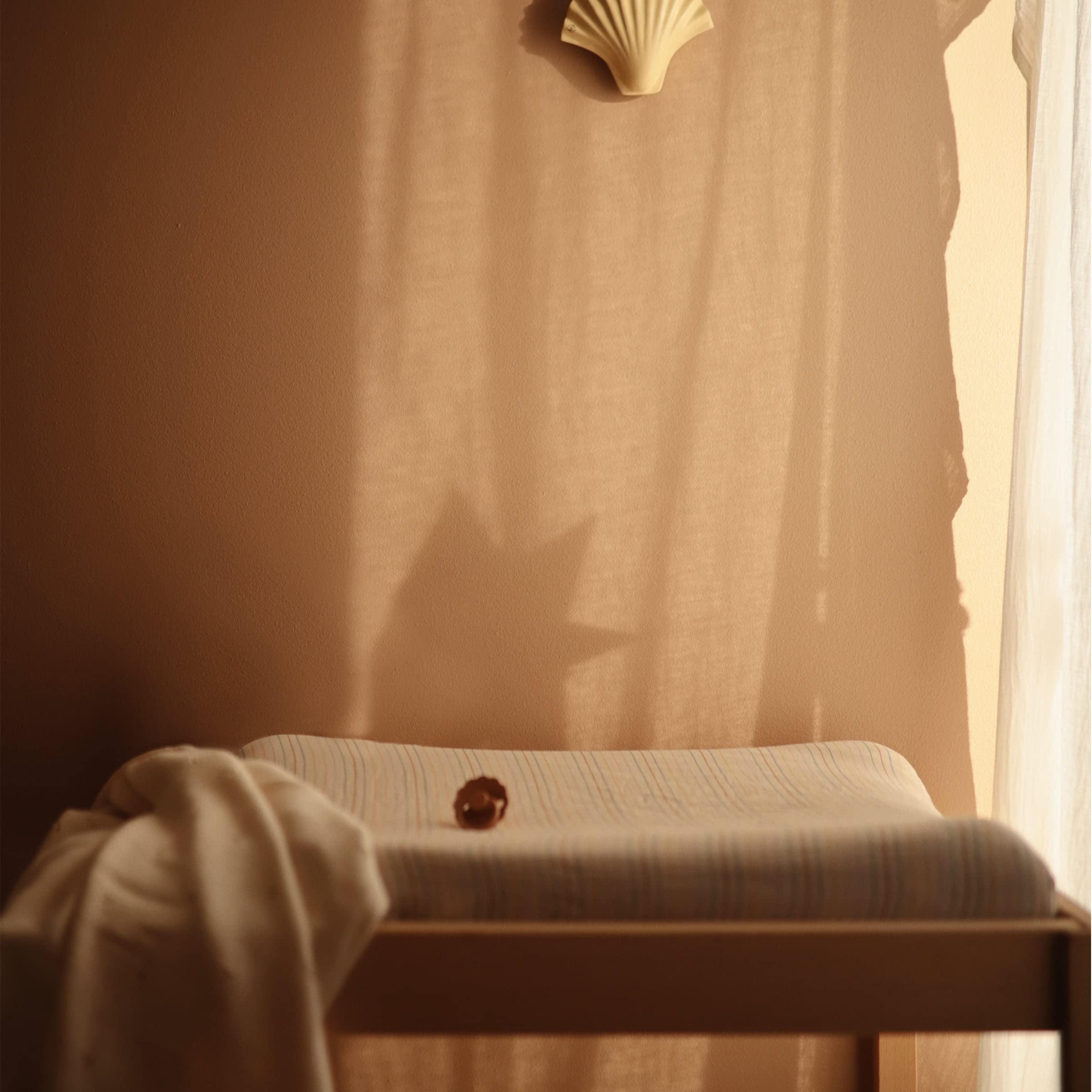 mushie Extra Soft Muslin Fitted Changing Pad Cover (Tradewinds)