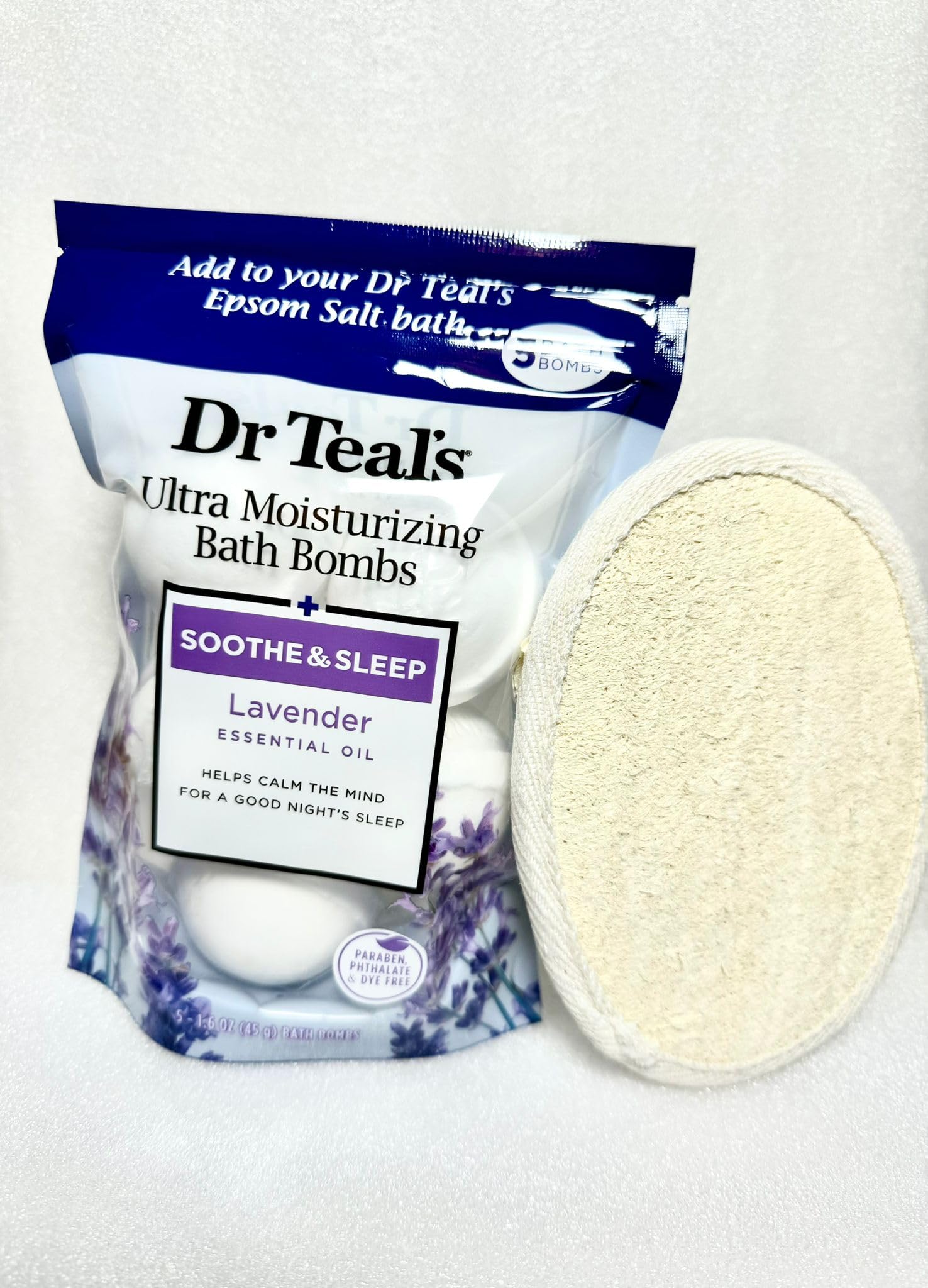 Dr.Teal's 5 Ultra Hydrating Bubble Bath Bombs in Soothing Lavender with Essential Oils for Women and Men, 1 Exfoliating Pad