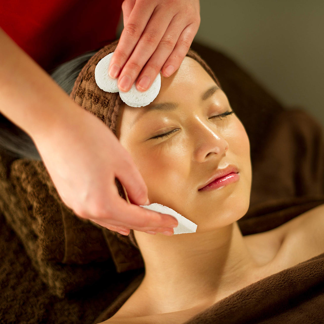 Compressed Facial Sponges for Sensitive Skin Natural Cellulose Sponge for Face Cleansing Exfoliating and makeup removal, Professional use Deep clean and hypoallergenic 80 count - Alba Pura by Fushay