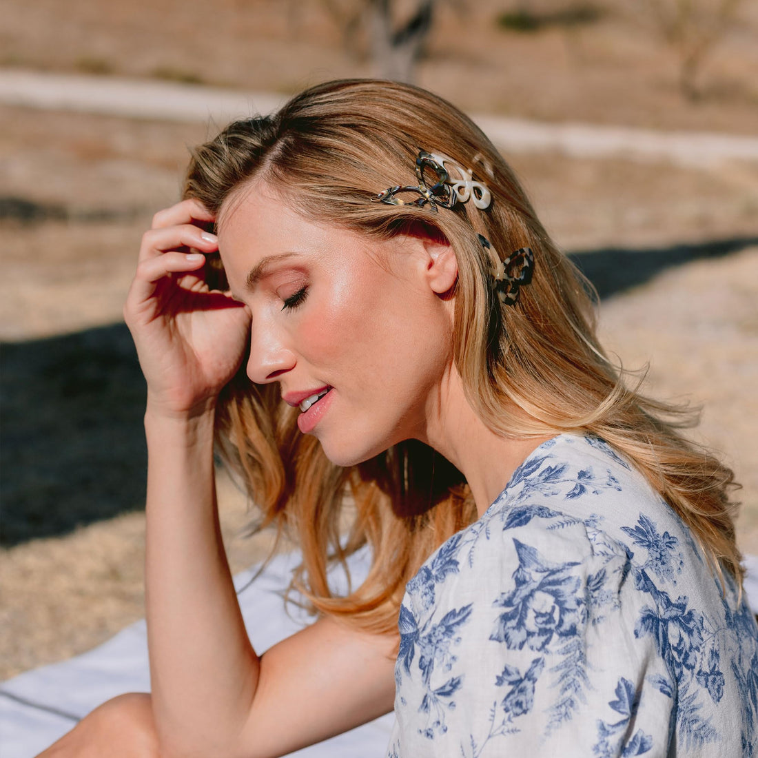 France Luxe Large Cutout Butterfly Tige Boule Barrette - Onyx