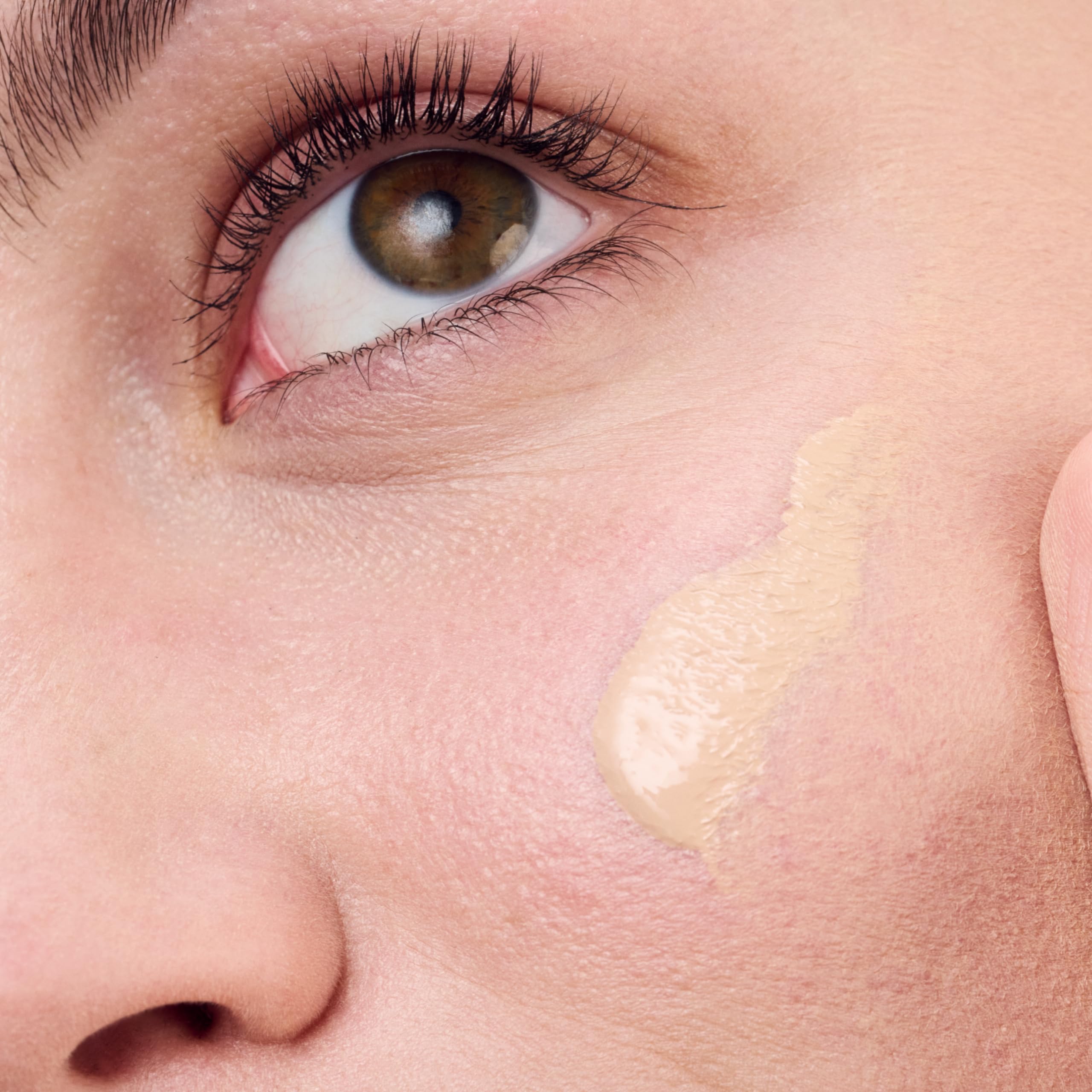 Clinique Redness Solutions Liquid Foundation Makeup Broad Spectrum SPF 15 With Probiotic Technology For Redness-Prone Skin| Medium Coverage + Natural Finish, Calming Alabaster