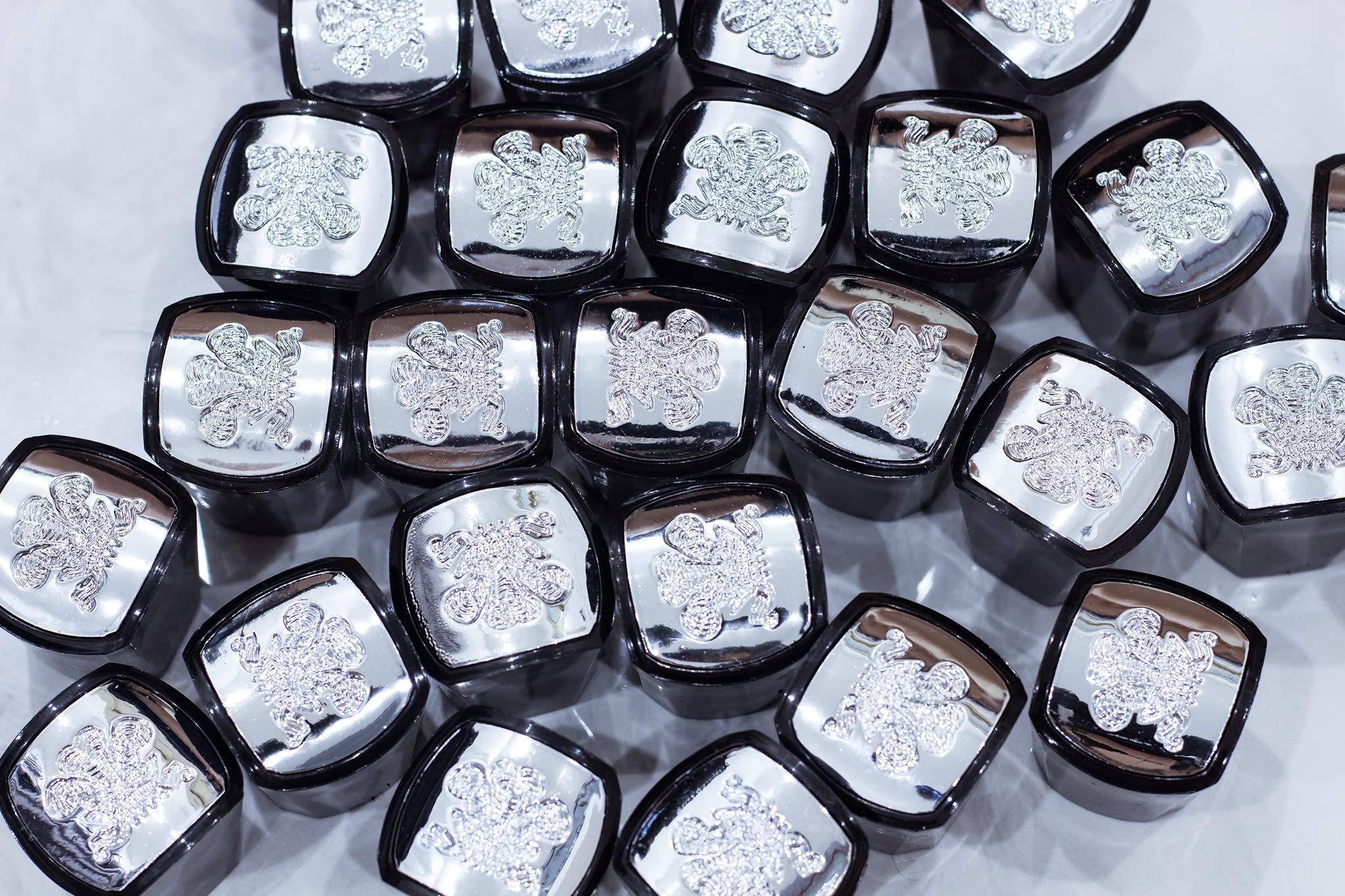 Aventus Perfume Bottle Cap. Round Plastic Cap. Generation 3. Fits 30ml, 50ml, 100ml, 120ml bottles