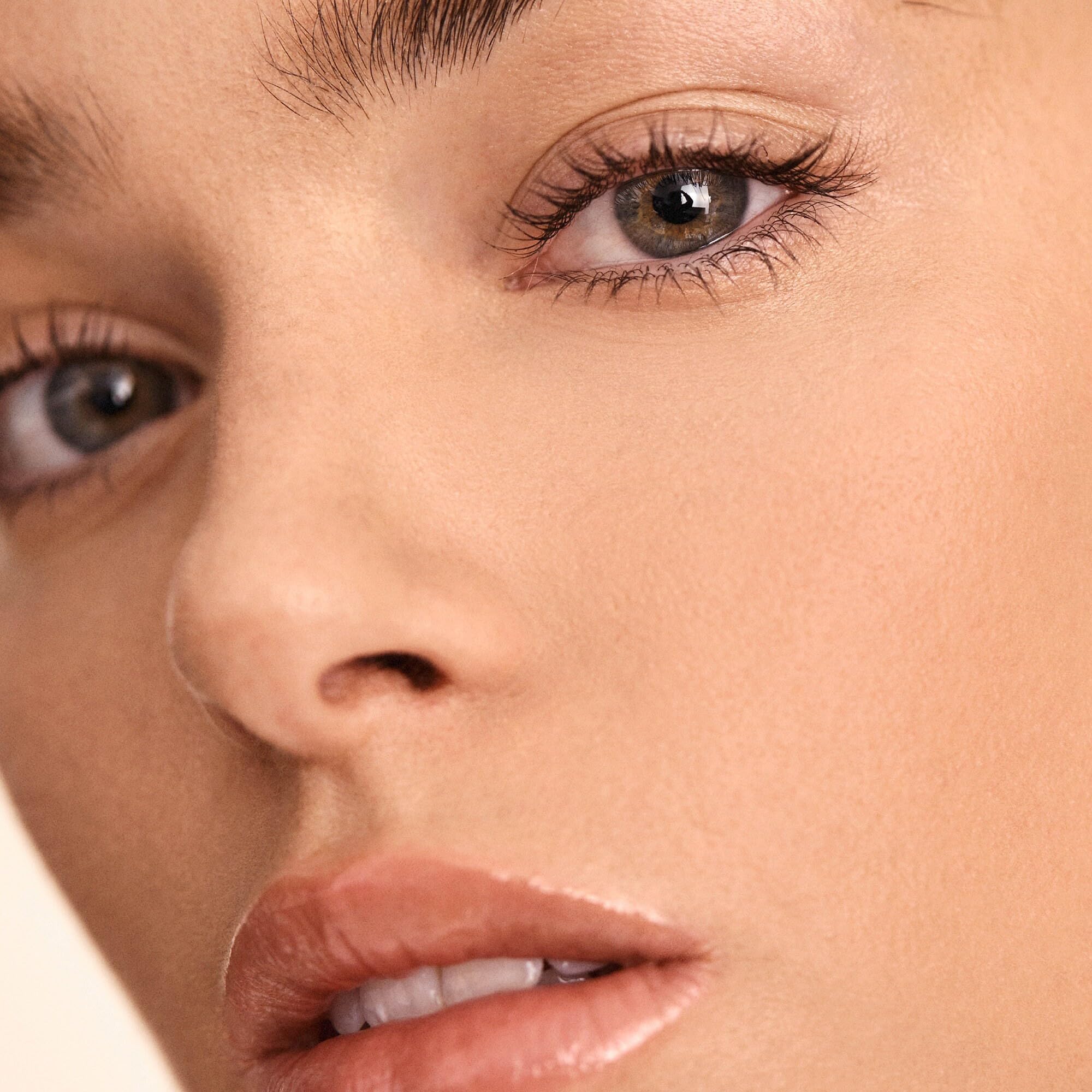 Fenty Beauty by Rihanna Bright Fix Eye Brightener Concealer 07 Deep Butter