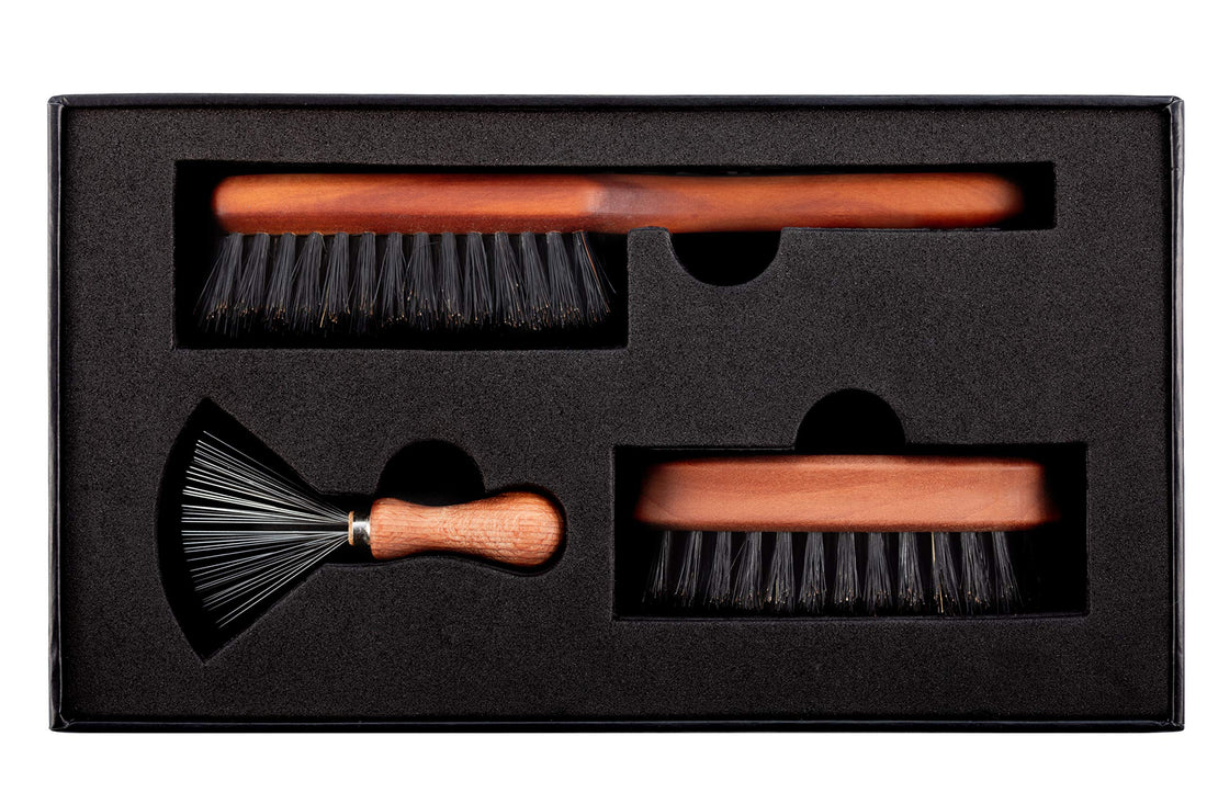 Zilberhaar Basic Beard Brush Kit (Stiff Version) - Ideal for Medium to Long, Thick Beards - Distributes Balm & Oil for Growth and Styling - Perfect Gift Set - Comes with Brush Cleaning Tool