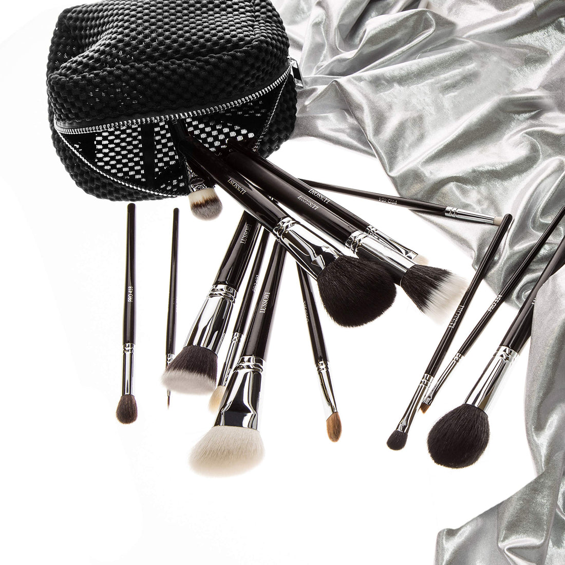 T4B Lussoni Pro 218 Professional Tapered Powder Makeup Brush for Applying Powders and Contouring with Easy to Clean Mixed Bristles Designed for Professional Use