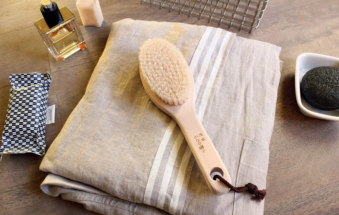 Japanese Body Brush for Bath or Dry Brushing, Exfoliation, Cellulite Treatment, Short Handle, Medium Soft