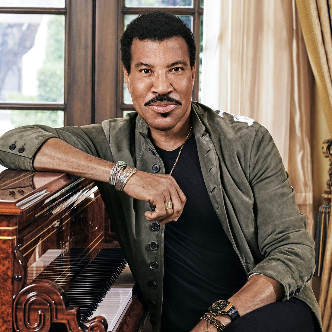 HELLO by Lionel Richie Body Spray | Spray Fragrance for Men | Notes of Grapefruit, Lavender, Violet Leaves, Vetiver | 6.7 oz/200 mL