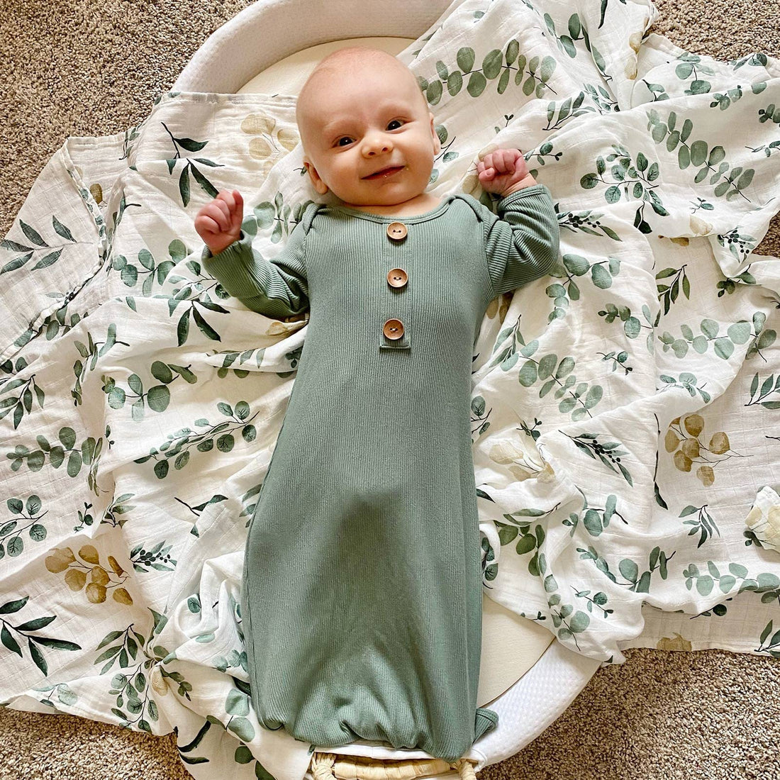 LifeTree Newborn Swaddle Set with Matching Hat and Headband Bow, Wooden Birth Announcement Card, Muslin Baby Swaddle Blankets for Boys & Girls, Eucalyptus Pattern