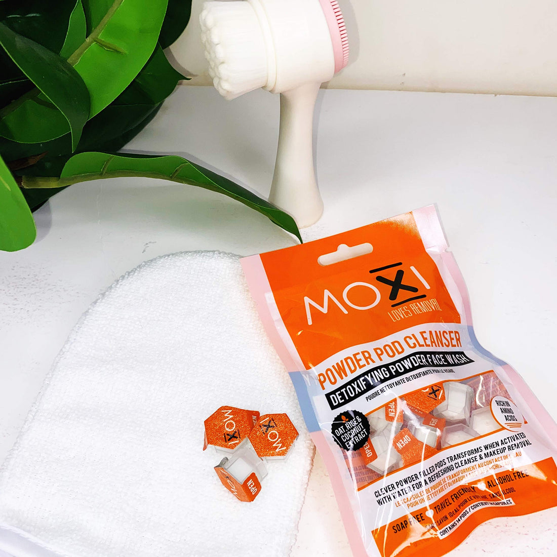 Moxi Loves Travel Friendly POWDER POD CLEANSER, Detoxifying Face Wash 1 pack
