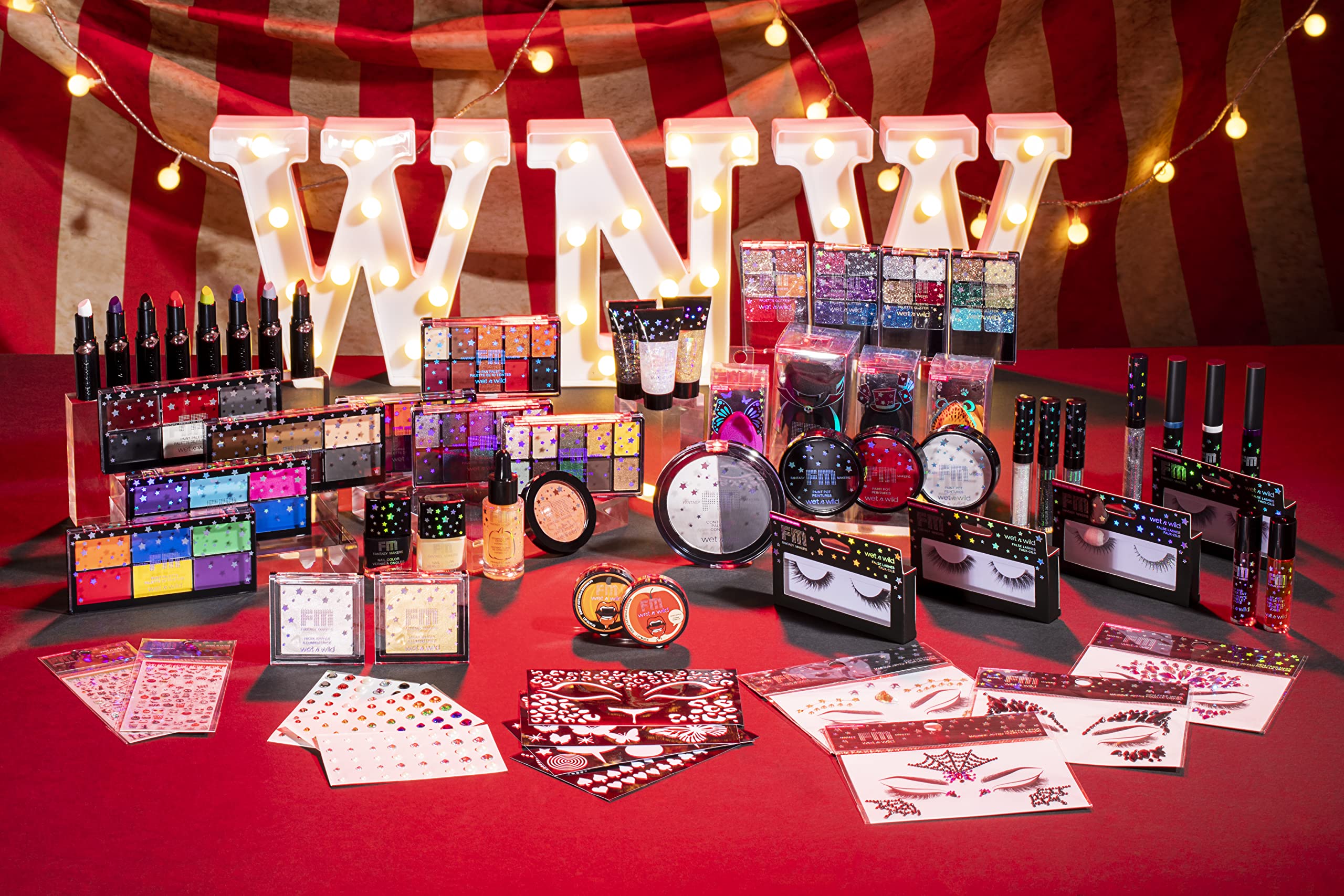 wet n wild Fantasy Makers Nail Polish Black