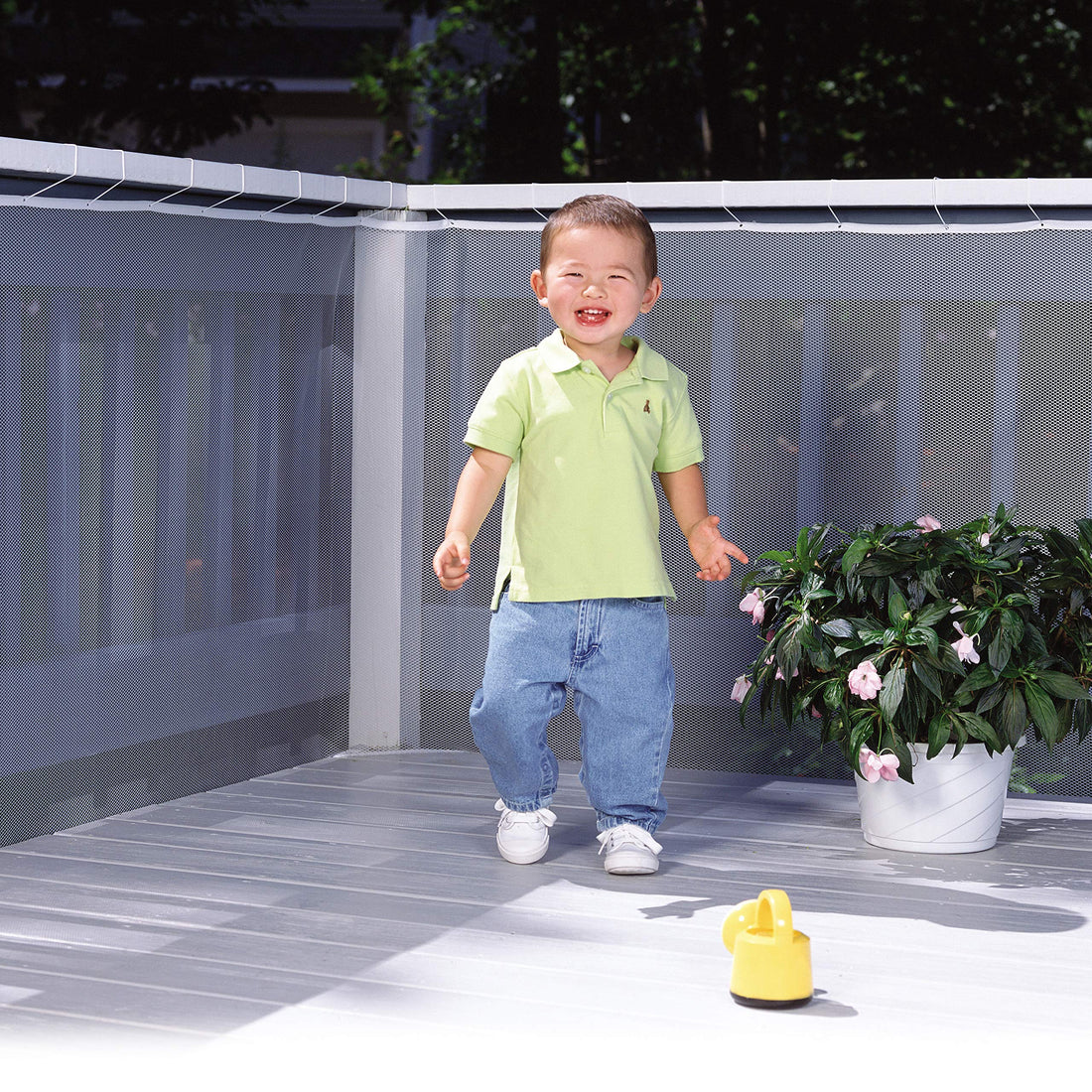 Safety 1st Kids Safety Railnet for Indoor Balconies and Outdoor Decks, Extends up to 10', White