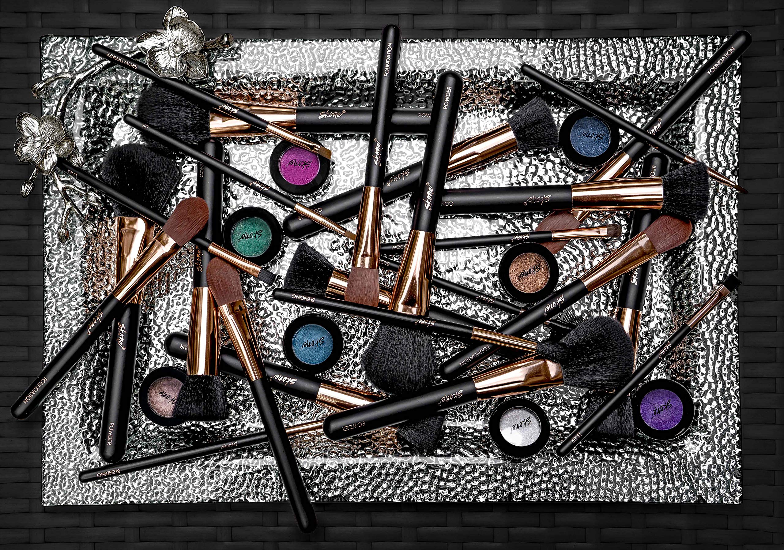 Professional Grade Small Creme Brush From Skone Cosmetics - Achieve Evenly Distributed Foundation Or Cream In Hard To Reach Places Where Fingers Can't Go With The Skone Shed Free, Soft, N